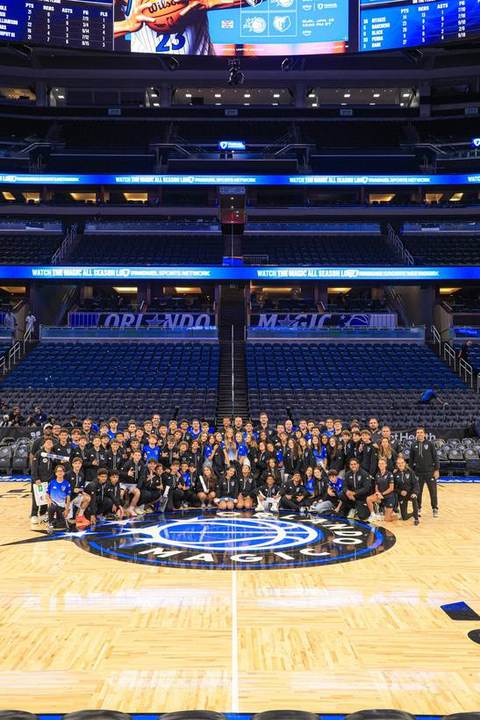 Delegação NSN na quadra do Orlando Magic